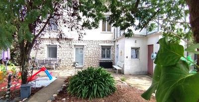 Maison traditionnelle - 137 m² - 5 pièces