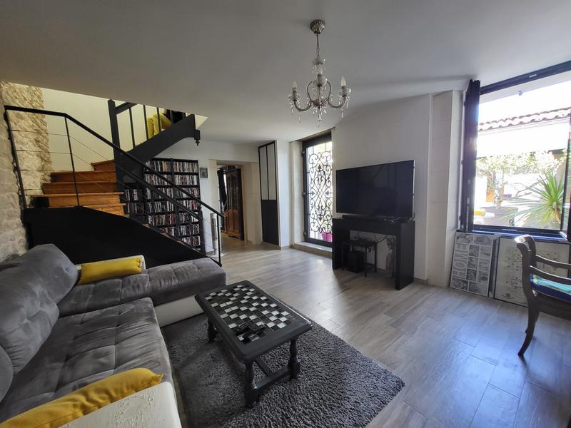 Villa - 269 m² - 10 pièces