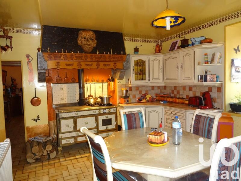 Maison - 240 m² - 10 pièces