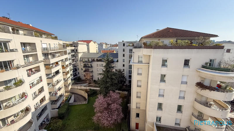 Appartement - 125 m² - 5 pièces