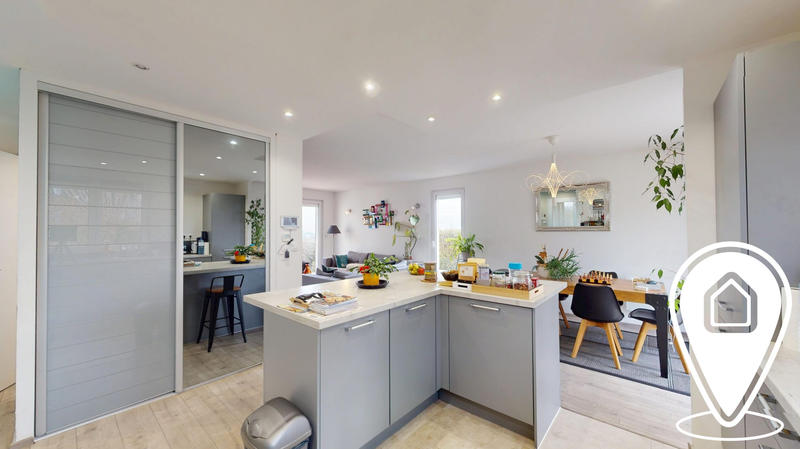 Maison - 96 m² - 6 pièces