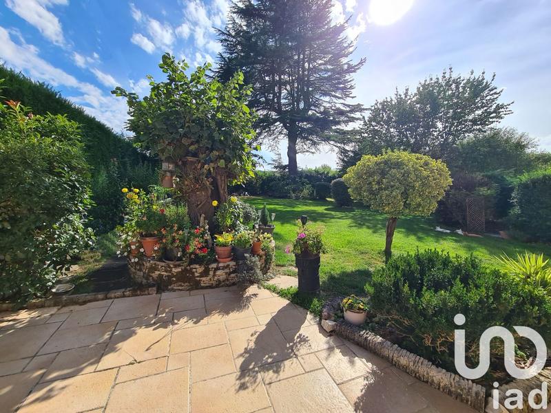 Maison - 240 m² - 6 pièces