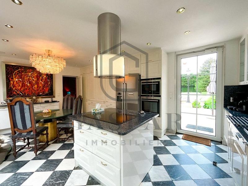 Château - 477 m² - 13 pièces