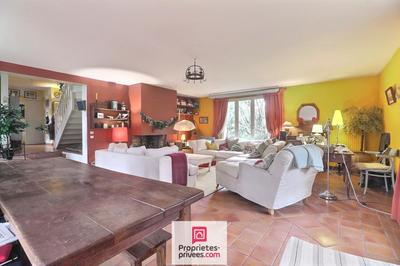 Maison - 197 m² - 8 pièces