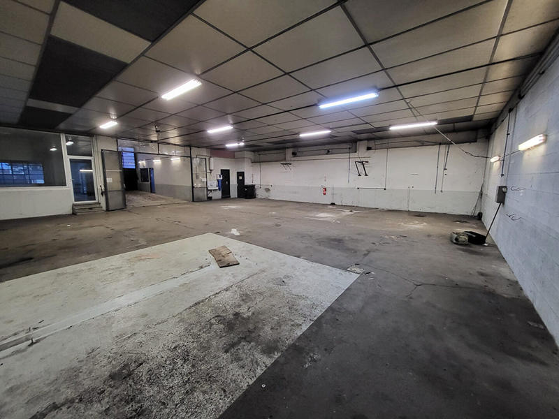 Local d'activités - 300 m²