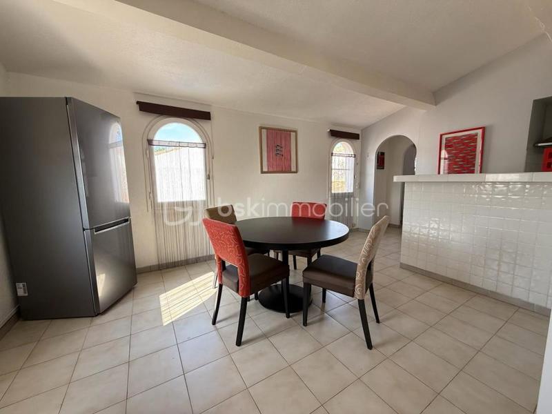 Maison traditionnelle - 200 m² - 4 pièces