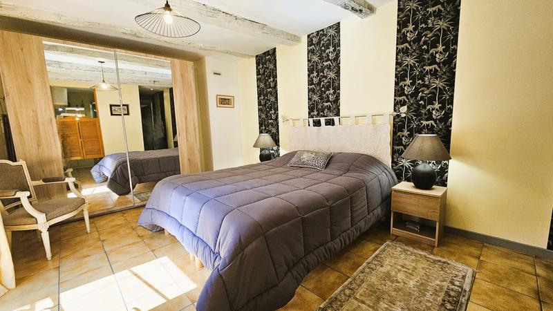 Maison - 286 m² - 9 pièces