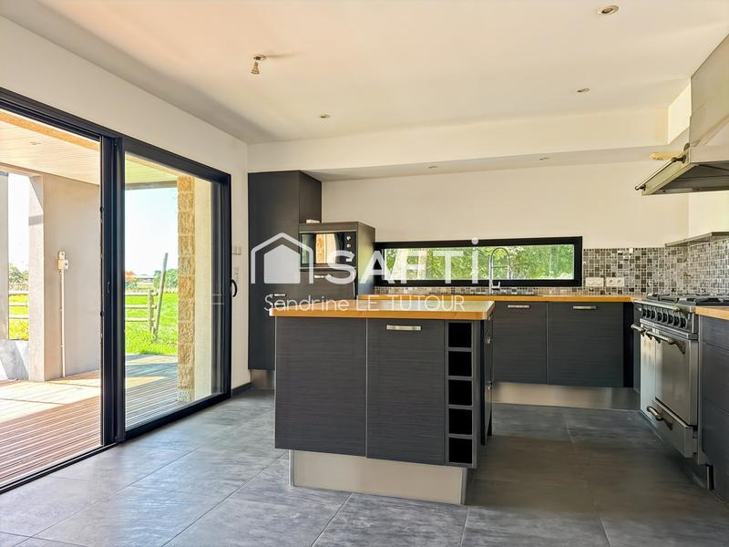 Maison - 285 m² - 7 pièces