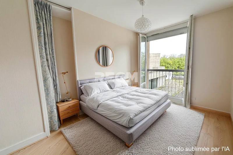 Appartement - 90 m² - 5 pièces