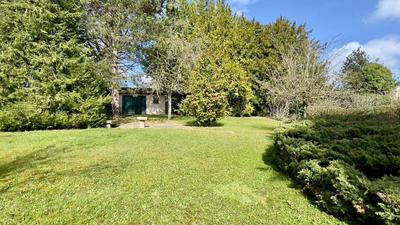 Propriété - 257 m² - 9 pièces