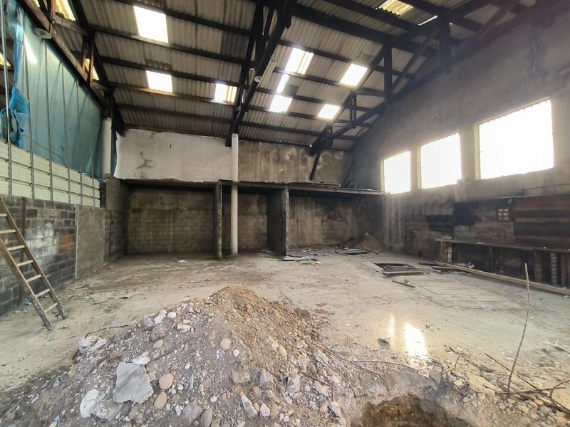 Maison - 473 m² - 3 pièces