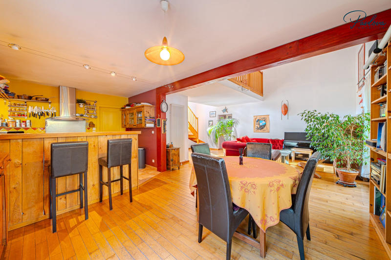 Maison - 171 m² - 7 pièces