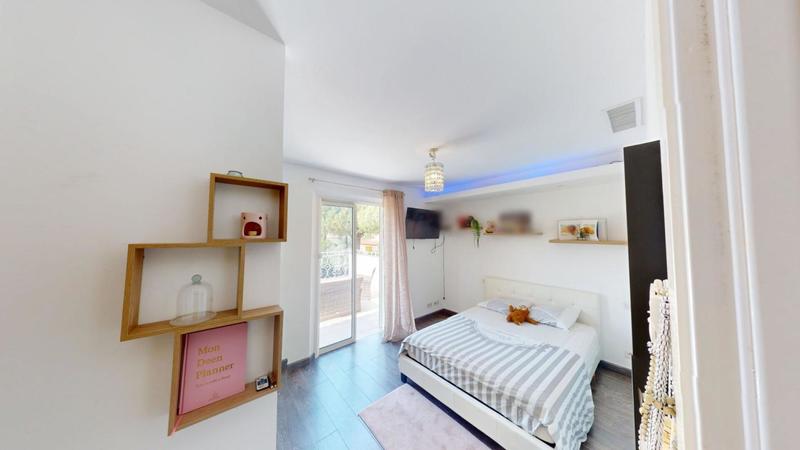 Villa - 207 m² - 8 pièces