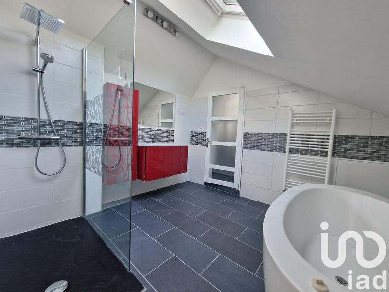 Maison - 206 m² - 8 pièces