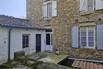 Maison - 325 m² - 13 pièces