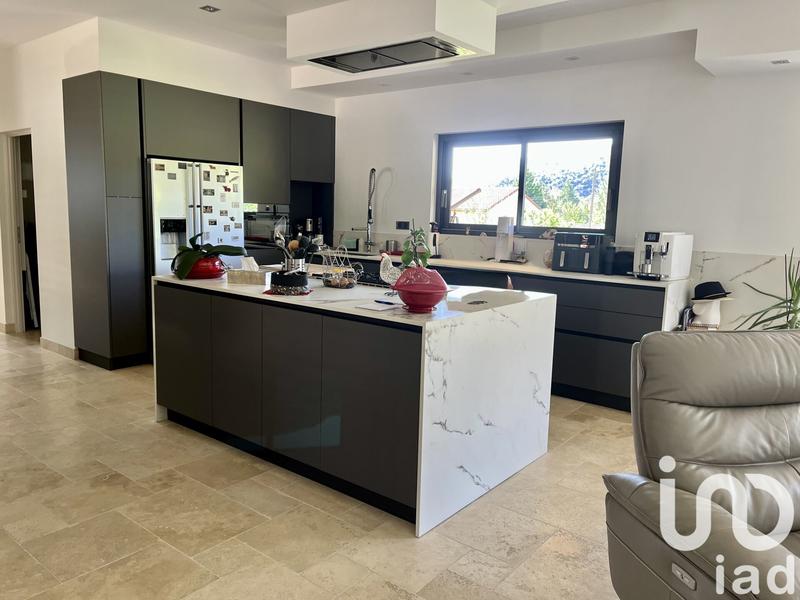 Maison - 151 m² - 6 pièces