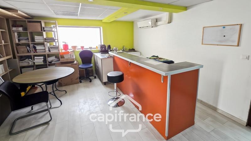 Local commercial - 372 m² - 9 pièces