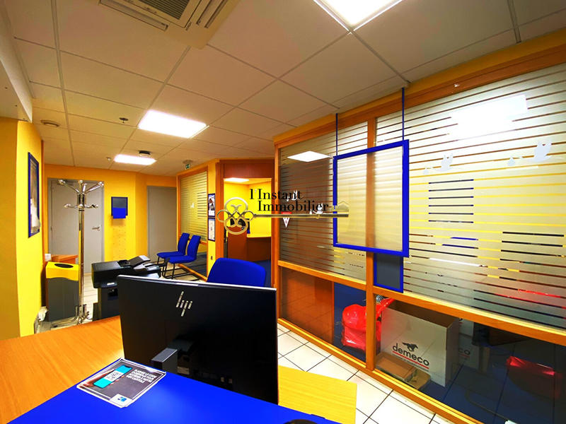 Local d'activités - 106 m²