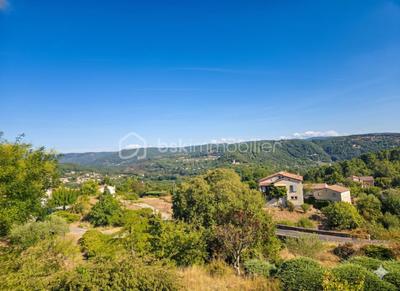 Maison traditionnelle - 163 m² - 6 pièces