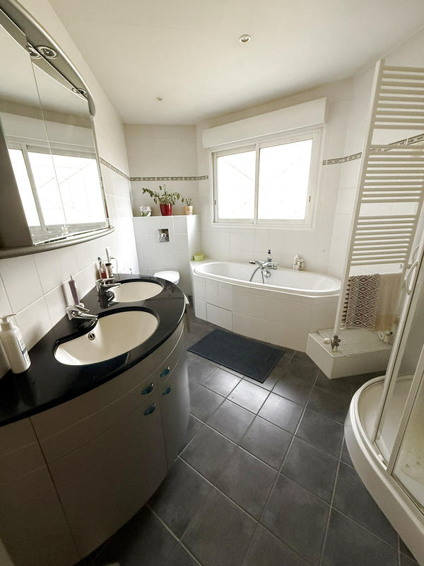 Villa - 215 m² - 7 pièces