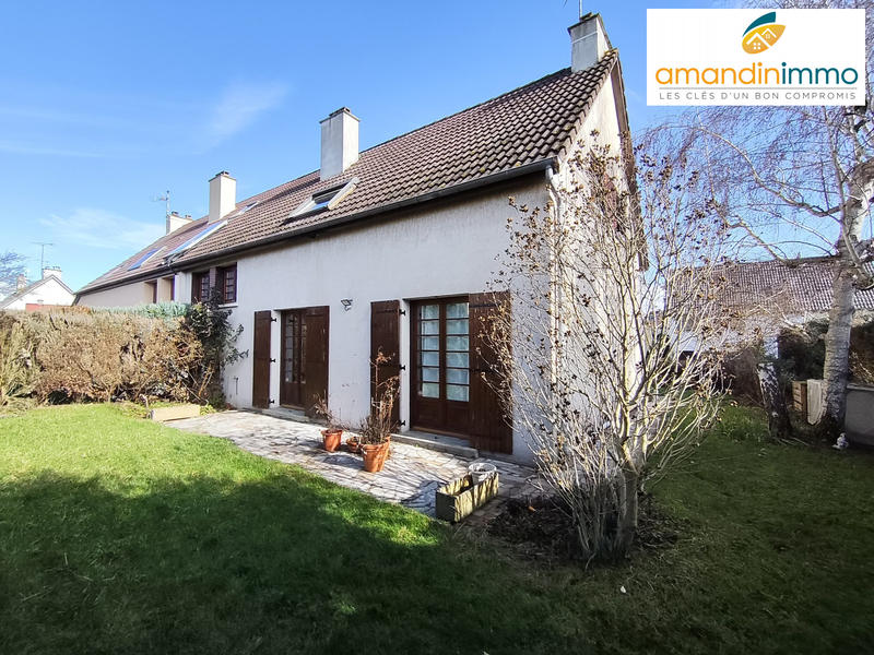 Maison - 97 m² - 8 pièces