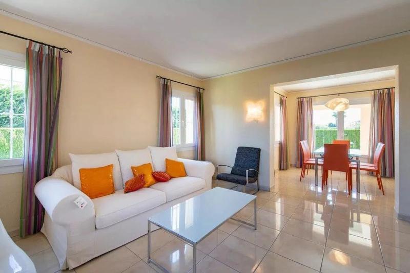 Maison - 181 m² - 5 pièces