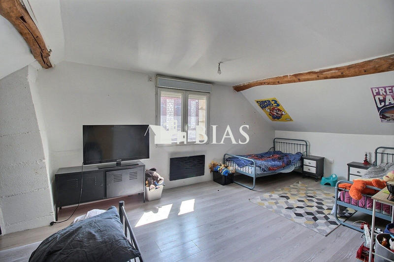 Maison - 298 m² - 10 pièces