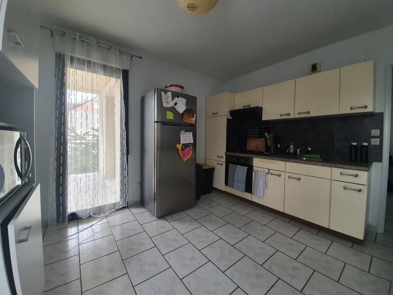 Appartement - 90 m² - 5 pièces