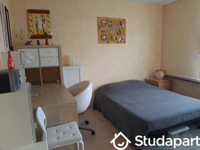 Chambre - 11 m² - 1 pièce