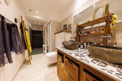 Maison - 249 m² - 10 pièces