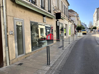 Local commercial - 284 m² - 2 pièces