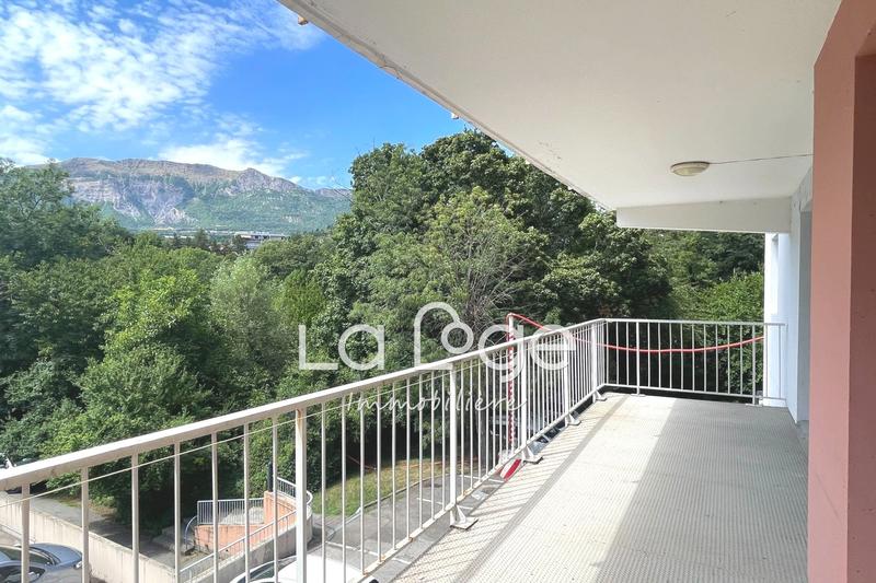 Appartement - 75 m² - 3 pièces