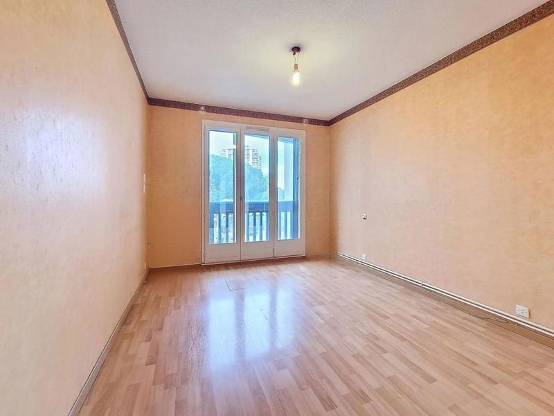 Appartement - 100 m² - 4 pièces