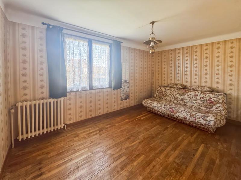 Maison - 99 m² - 5 pièces