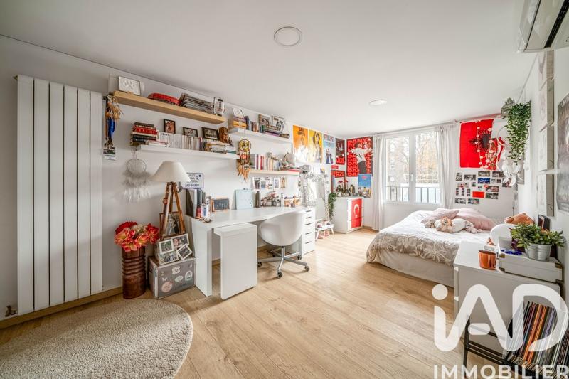 Maison - 214 m² - 7 pièces