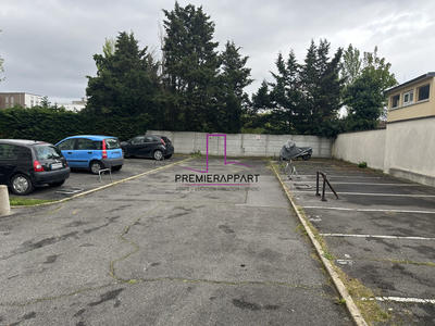 Parking / Garage - 99 m²