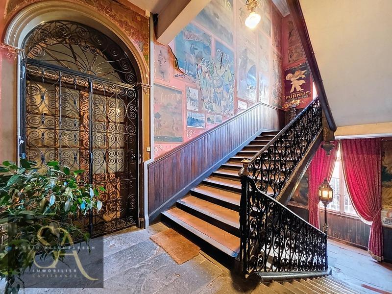 Immeuble - 1 100 m² - 15 pièces