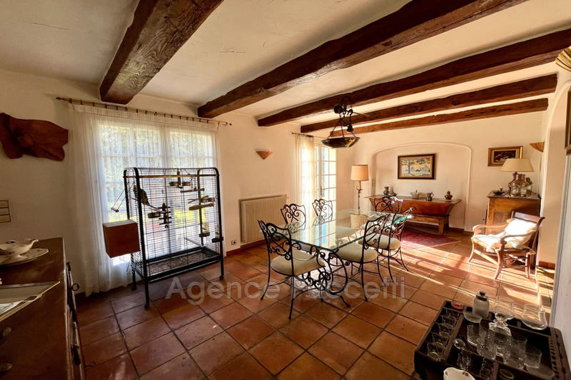 Maison - 203 m² - 7 pièces