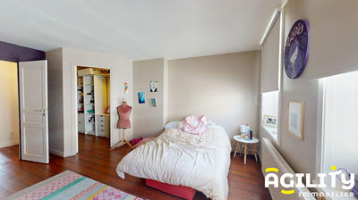 Maison - 272 m² - 7 pièces