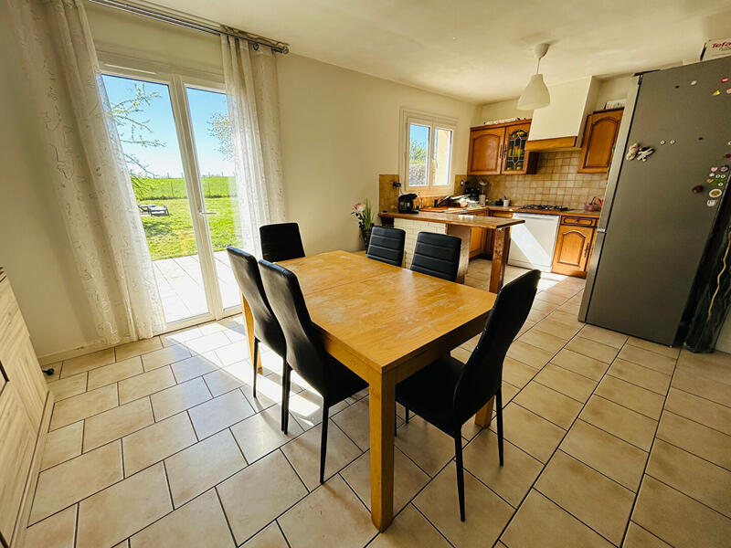 Maison - 80 m² - 5 pièces