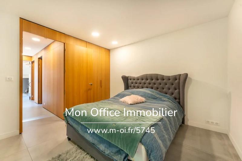 Mas - 302 m² - 9 pièces