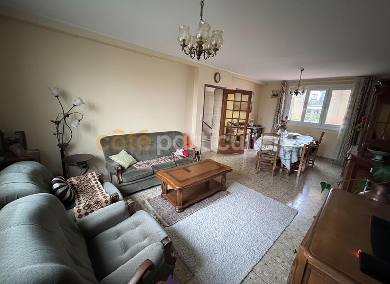 Maison - 225 m² - 6 pièces