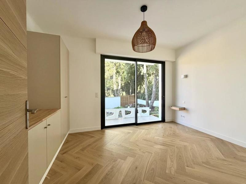 Maison - 212 m² - 6 pièces