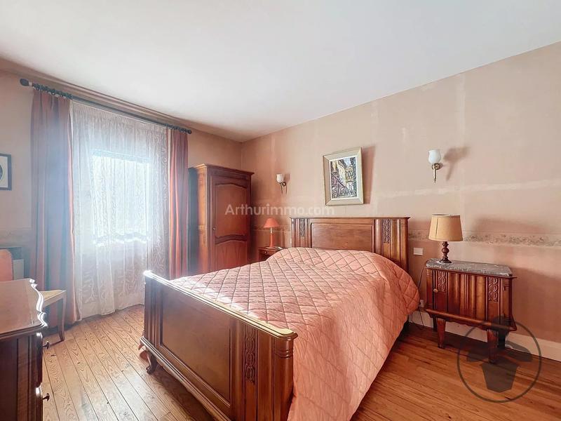 Maison - 252 m² - 9 pièces