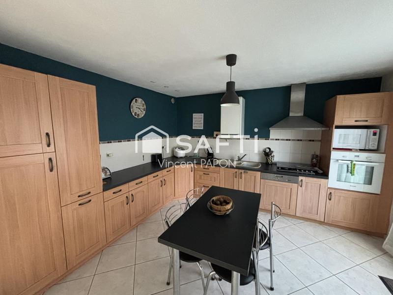 Maison - 90 m² - 5 pièces