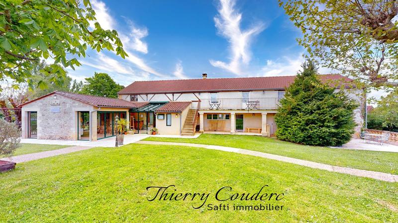 Maison - 319 m² - 12 pièces