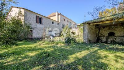 Maison - 215 m² - 6 pièces