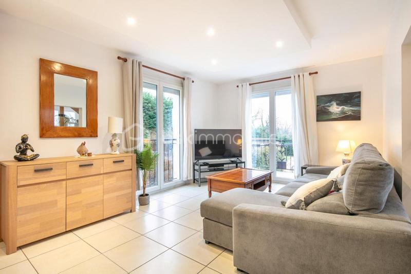 Maison - 141 m² - 8 pièces