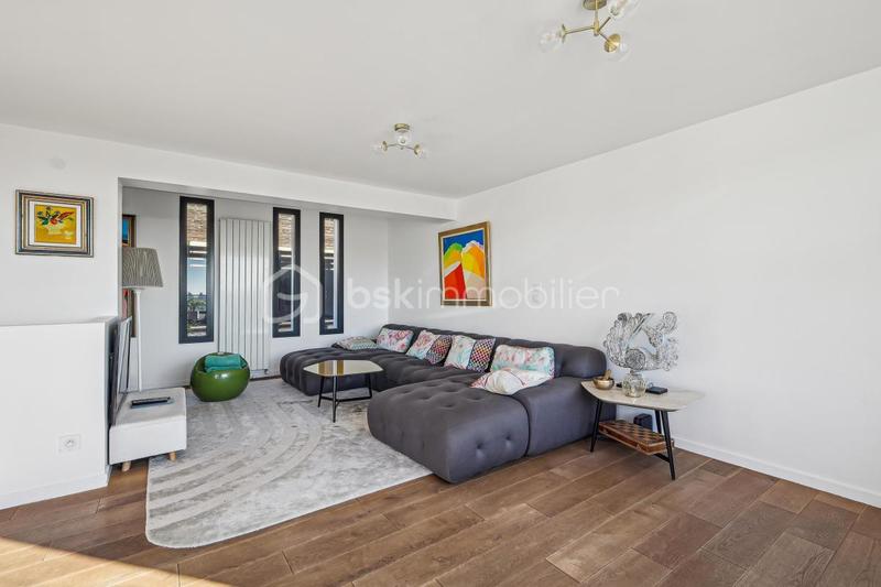 Maison - 234 m² - 7 pièces