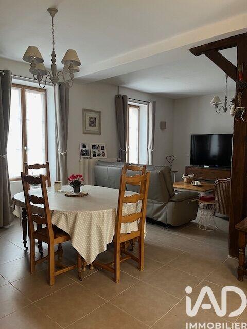 Maison - 227 m² - 8 pièces